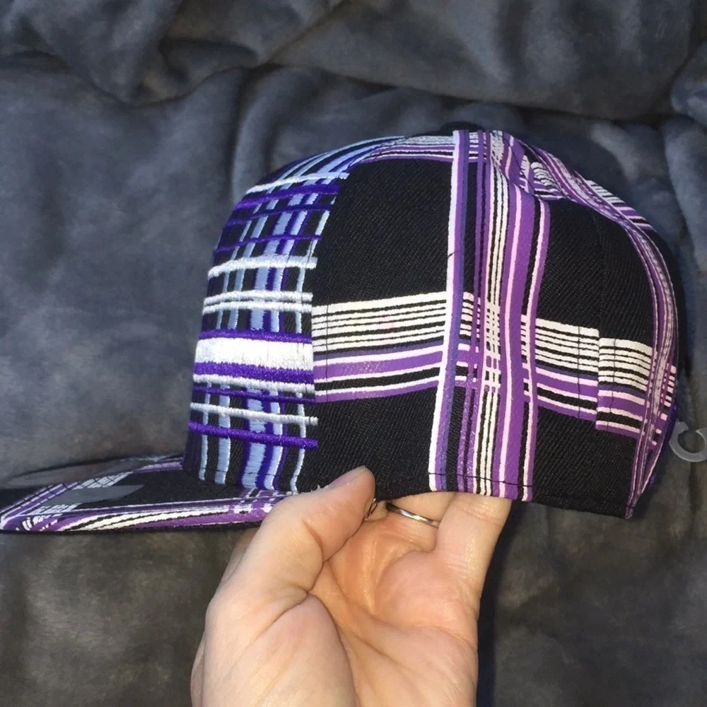 Washington DC hat size Small purple, black, white
